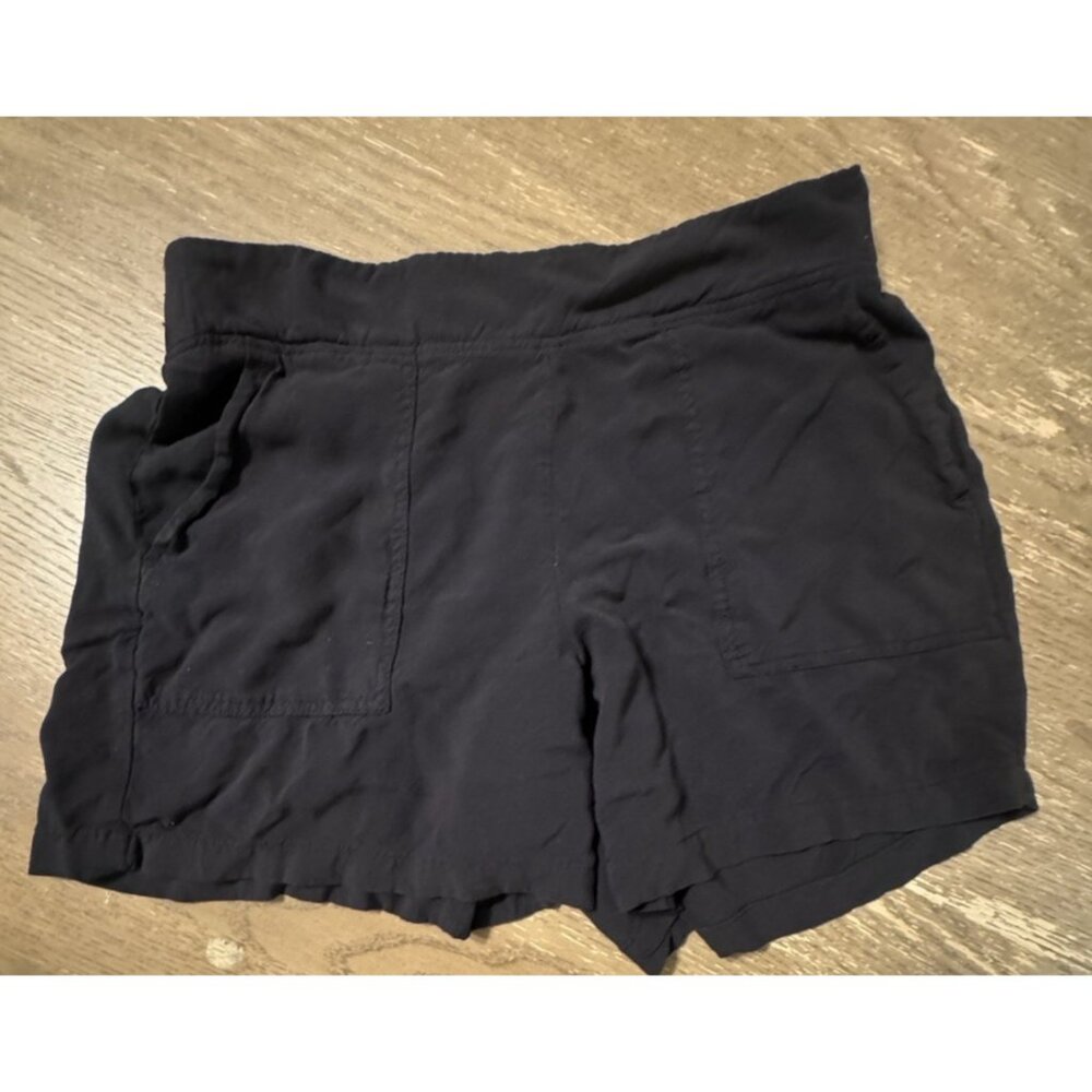 Wildfox Black Medium Pull on Elastic Waist Shorts Pockets 4.5" Inseam